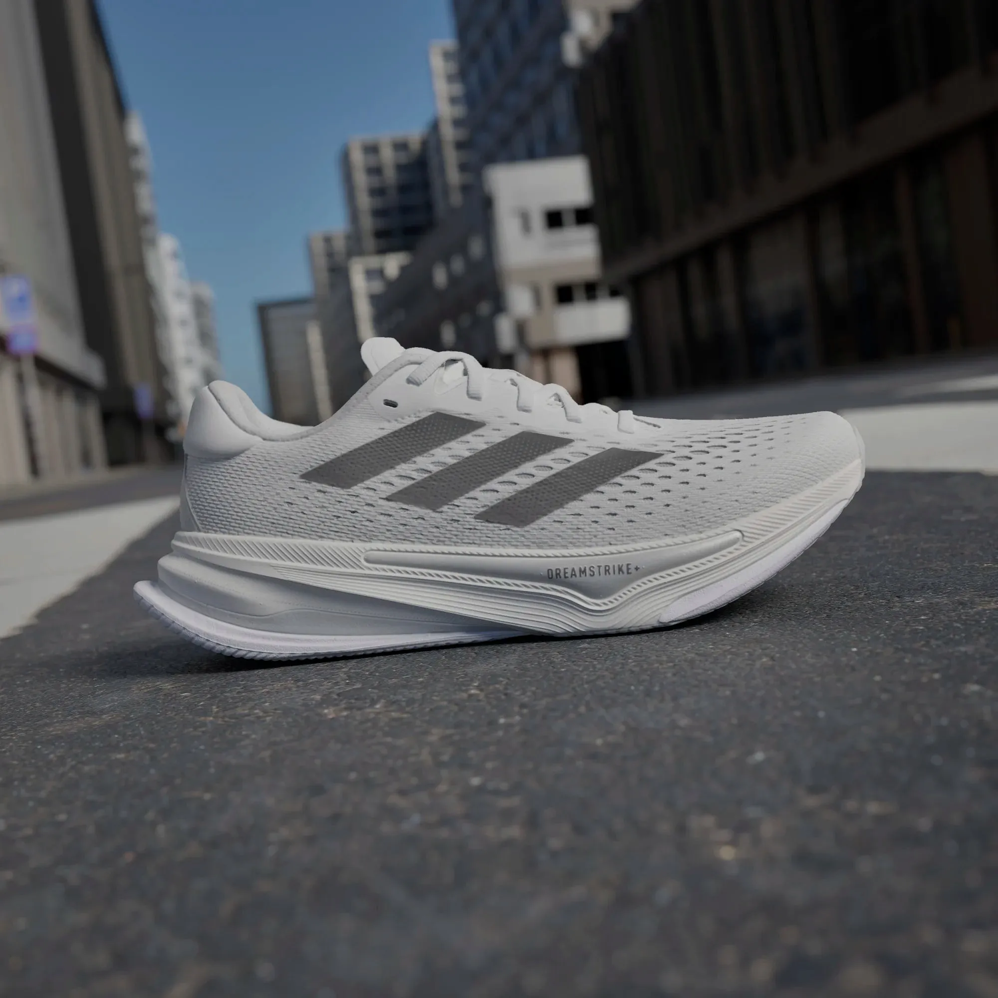 Adidas Supernova Prima Herrenschuhe in Wolkenweiß mit Carbon