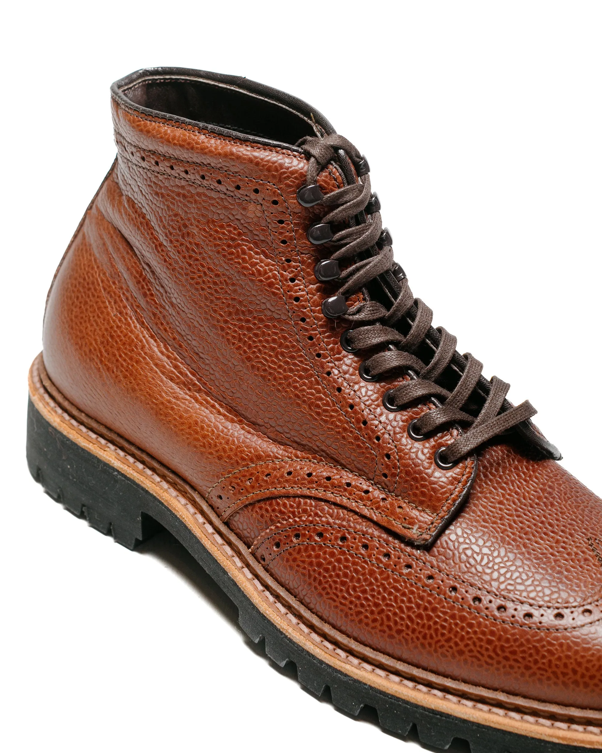 Alden Short Wing Boot Braun Scotch Grain mit Profilsohle