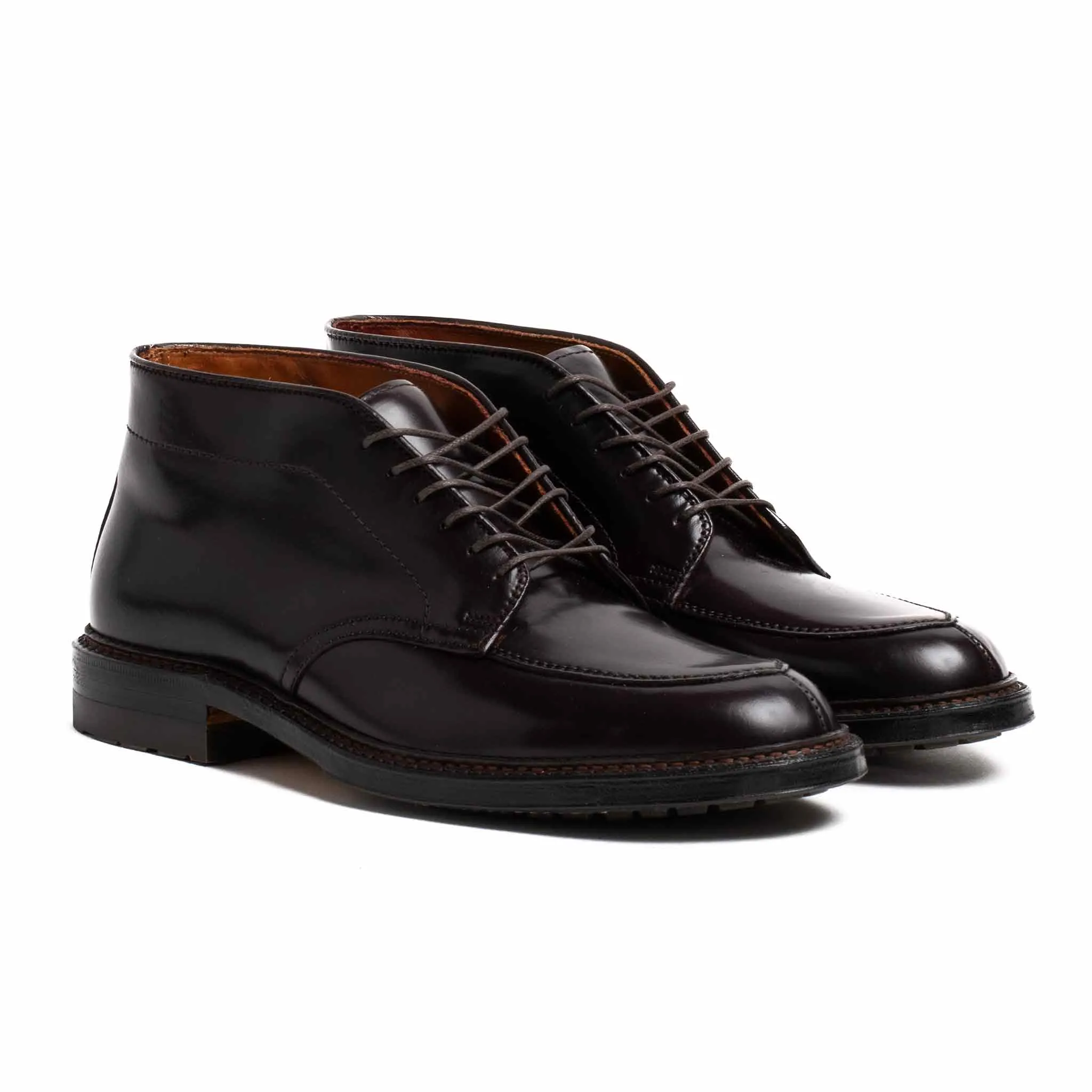 Alden Six Eye Chukka Boot Farbe 8 Cordovan mit Commando-Sohle