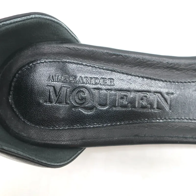 Alexander McQueen Spike Strap Sandalen mit Nieten Schwarz Leder Größe 37 NEU