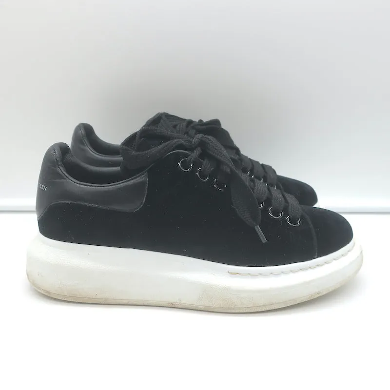 Alexander McQueen Samt Übergröße Sneakers Schwarz Größe 36