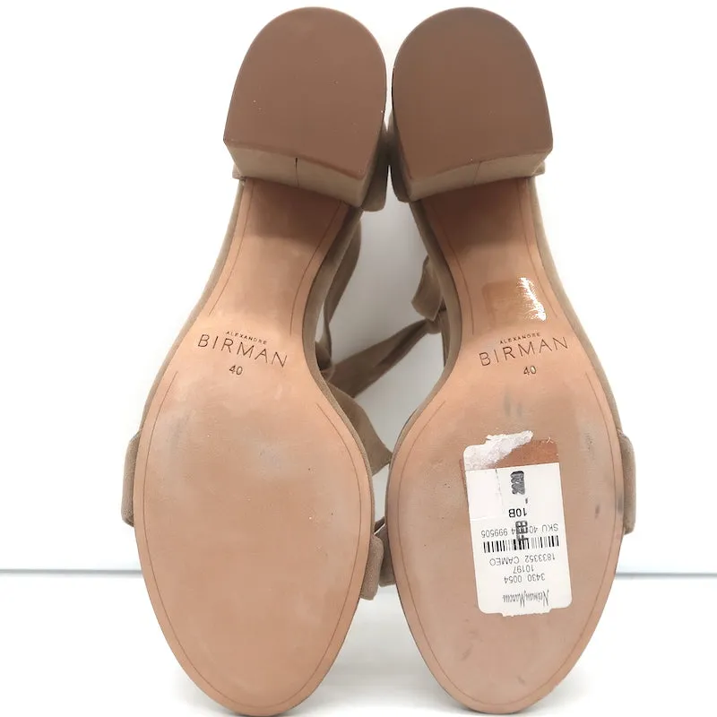 Alexandre Birman Clarita Sandalen mit Absatz Beige Wildleder Größe 40 mit Knöchelriemen NEU