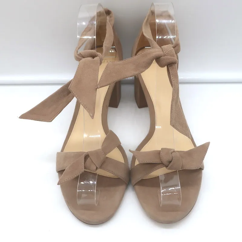 Alexandre Birman Clarita Sandalen mit Absatz Beige Wildleder Größe 40 mit Knöchelriemen NEU