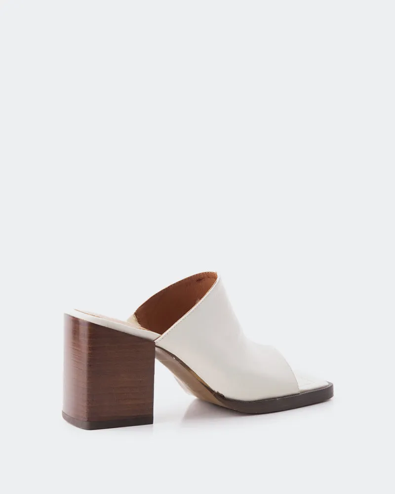 Arleth Off-White Leder