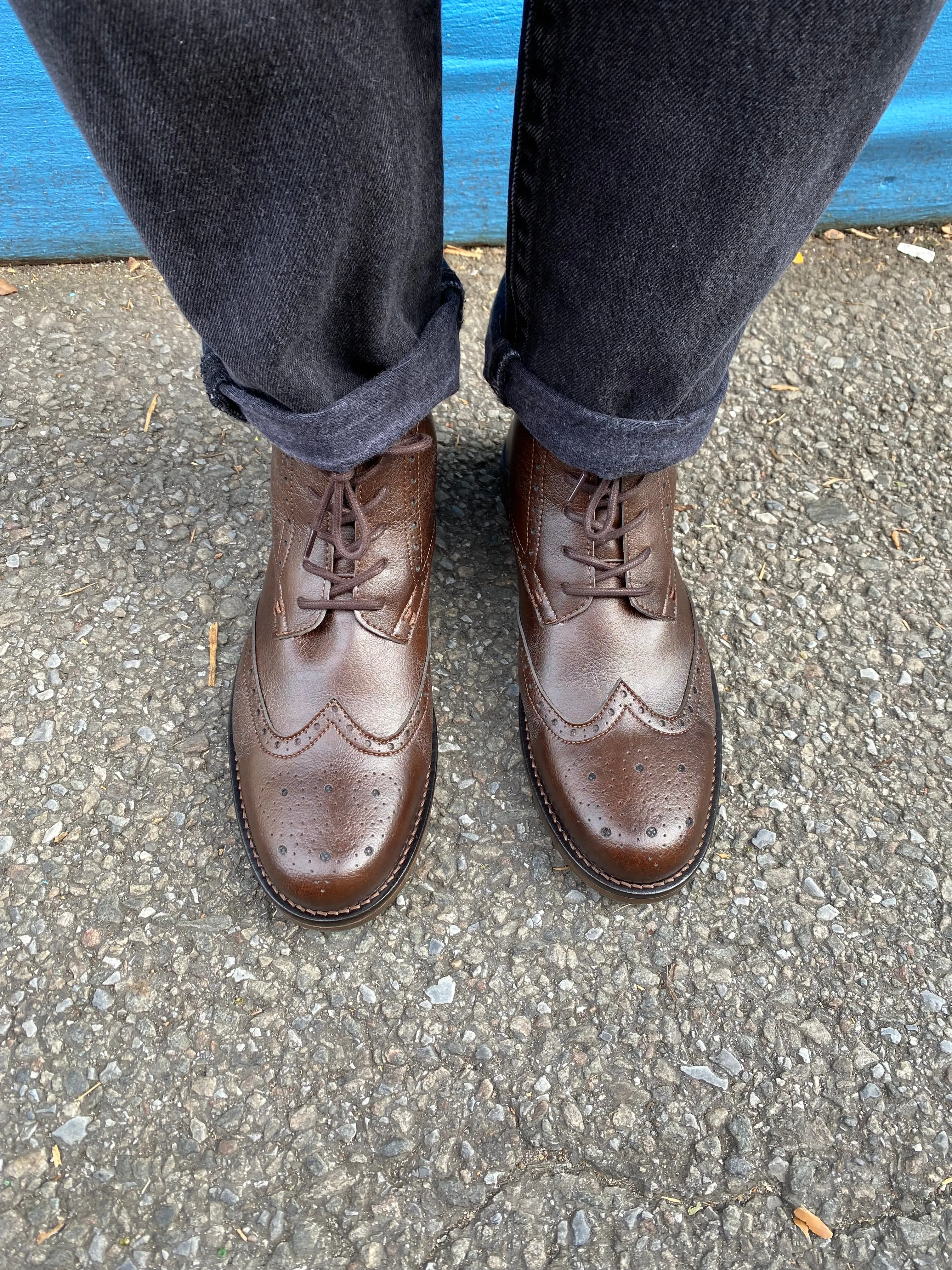 Armando Stiefel in Braun von Novacas
