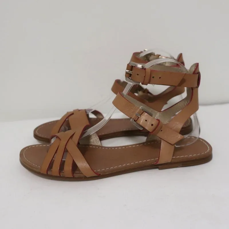 Belle von Sigerson Morrison Sandalen in Naturleder Größe 9 mit Doppelknöchelriemen und flacher Sohle