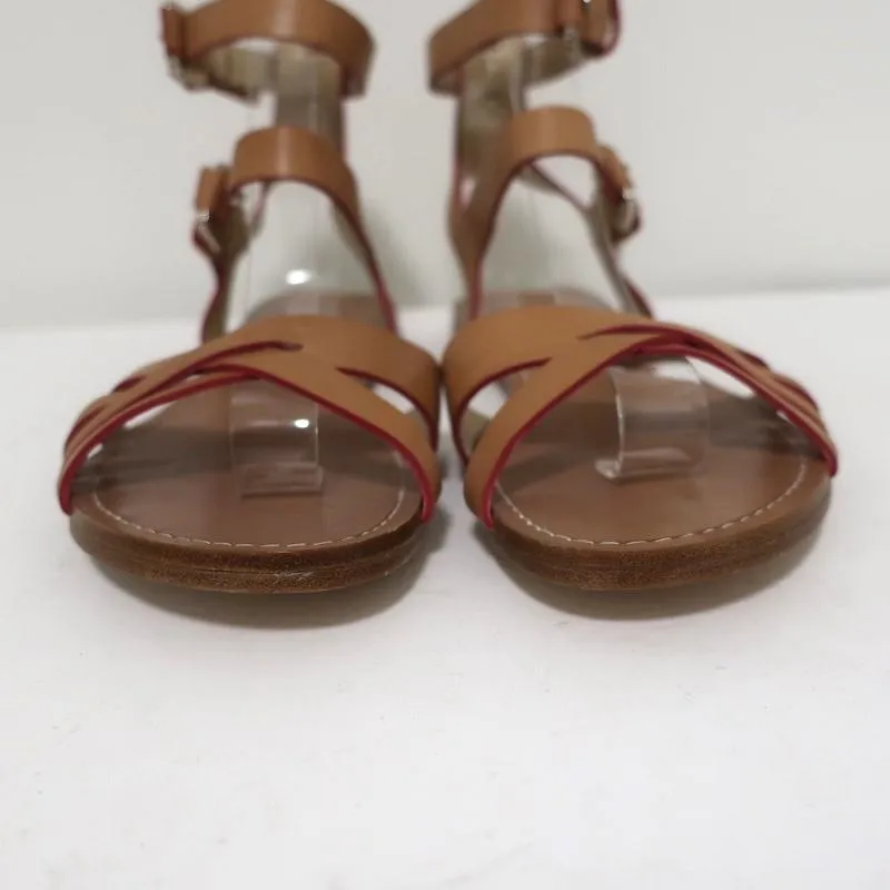 Belle von Sigerson Morrison Sandalen in Naturleder Größe 9 mit Doppelknöchelriemen und flacher Sohle