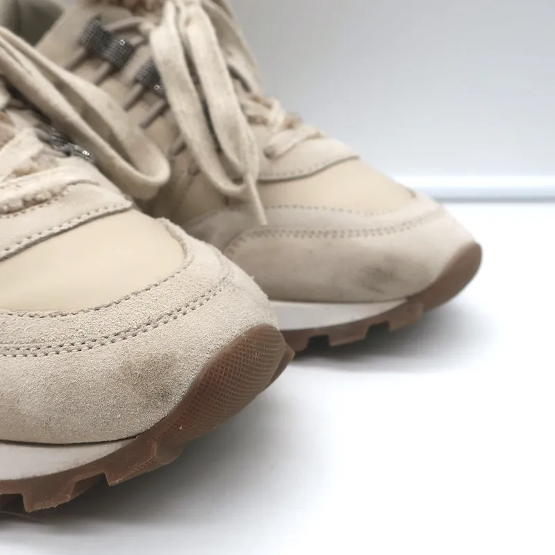 Brunello Cucinelli Laufschuhe mit Schaffell & Monili-Dekor in Gr. 39, Farbe Taupe