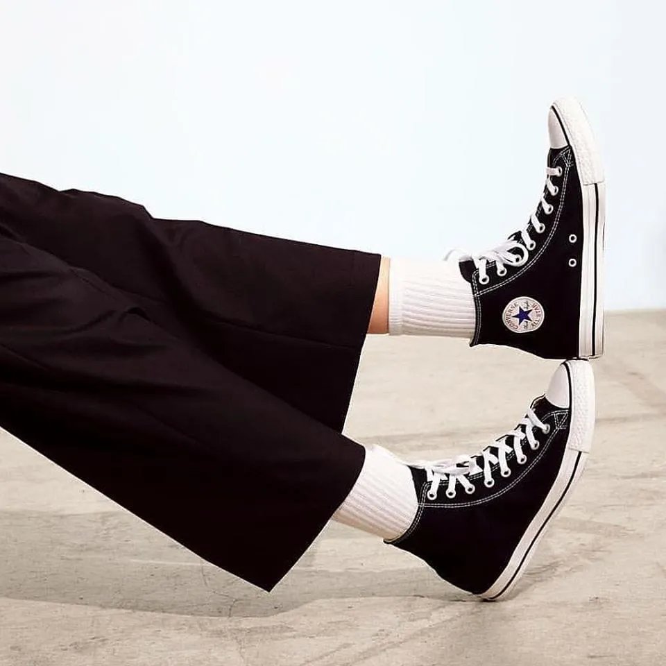 CONVERSE HERSTELLER CHUCK TAYLOR ALL STAR HIGH TOP SCHUH IN SCHWARZ/WEIß