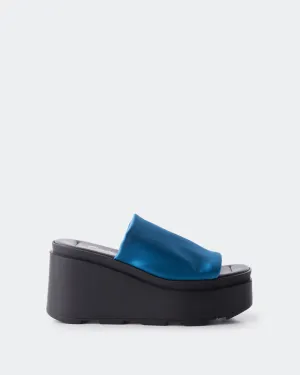 Kuschelblauer Satin