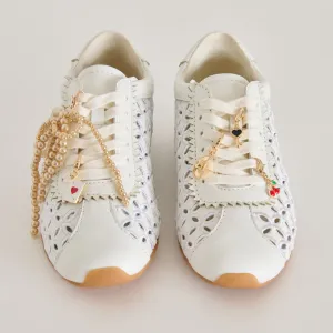 DANIE SNEAKERS WEIßES LEDER   GOLDENE SCHLEIFEN-ANHÄNGER BUNDLE