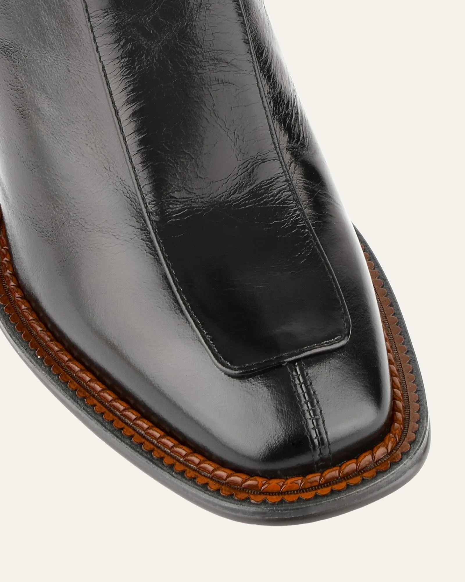 GÖTTLICHE KNIE-STIEFEL AUS SCHWARZEM LEDER