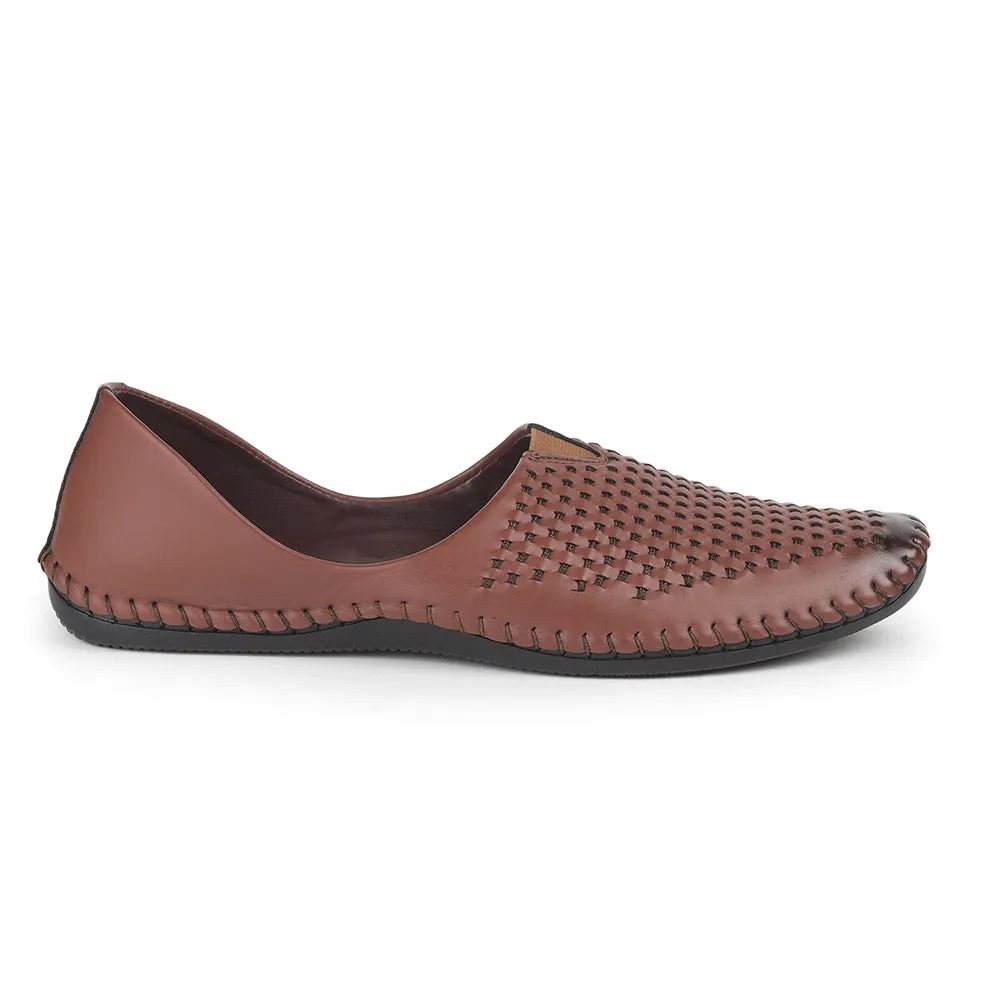 Fortune Tan Casual Mojari Loaferschuhe Für Herren AVN-40 Von Liberty