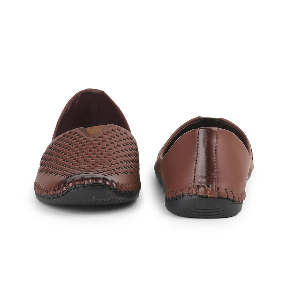 Fortune Tan Casual Mojari Loaferschuhe Für Herren AVN-40 Von Liberty