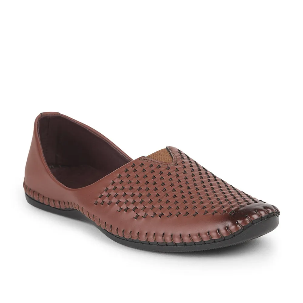 Fortune Tan Casual Mojari Loaferschuhe Für Herren AVN-40 Von Liberty