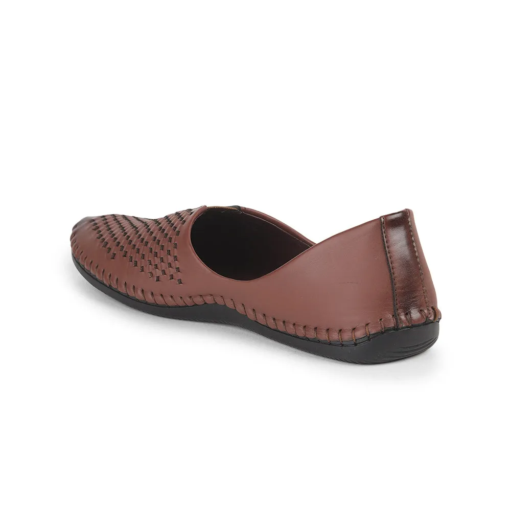 Fortune Tan Casual Mojari Loaferschuhe Für Herren AVN-40 Von Liberty