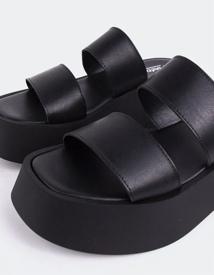 Fröhliches schwarzes Leder