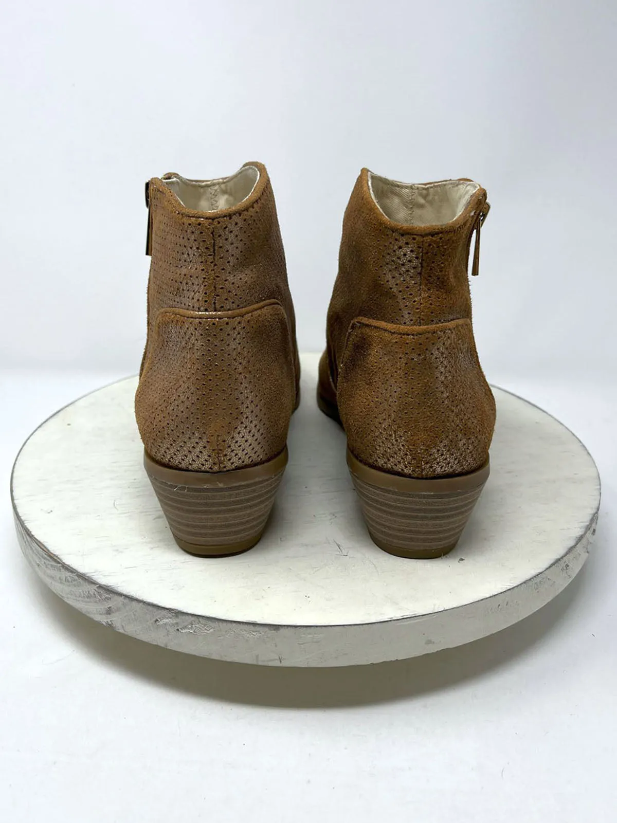 INC Größe 9,5 Kupfer & Gold perforierte Punkte Bootie NWOB