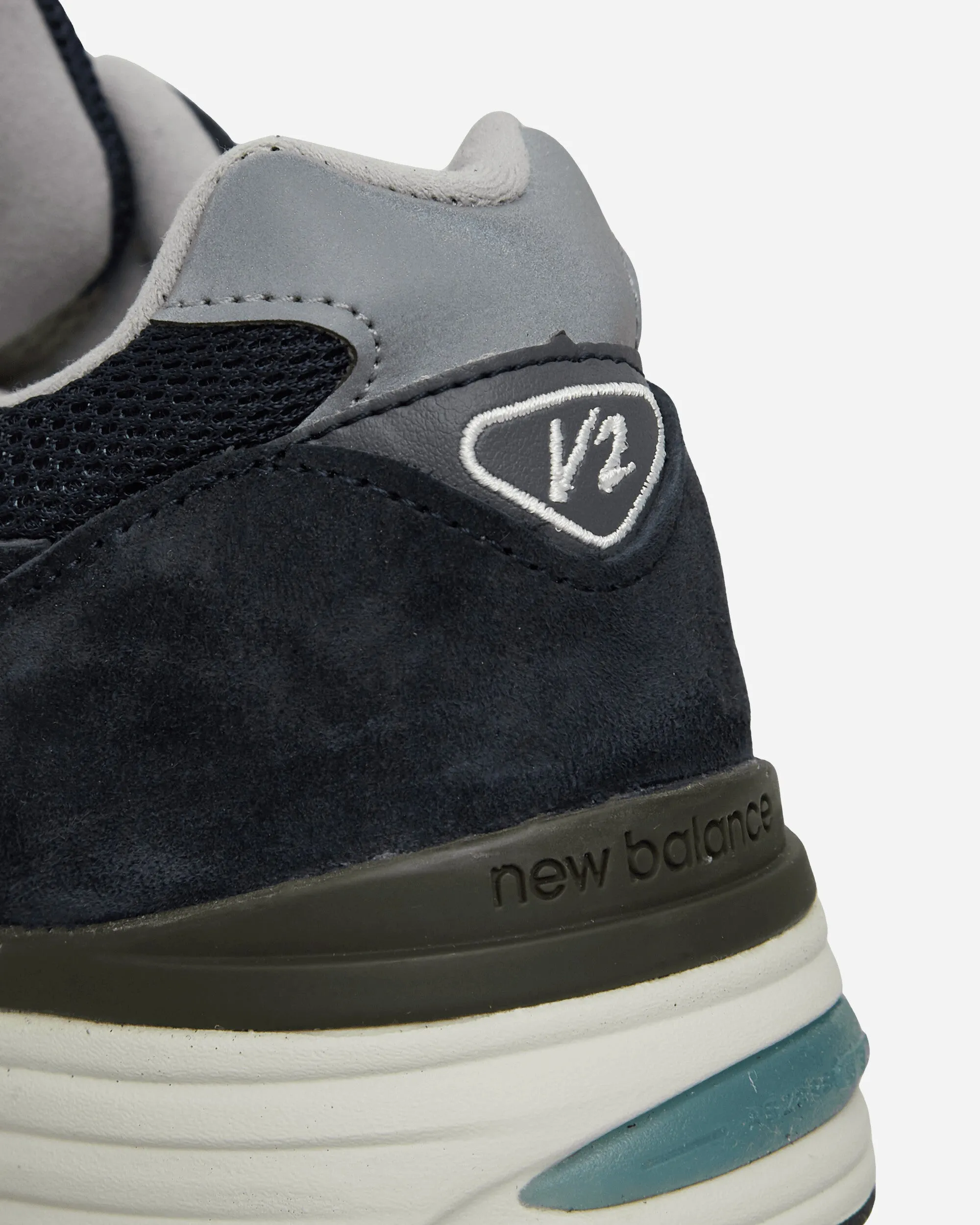 Hergestellt in UK 991v2 Sneakers Dunkelblau / Rauchperle / Silber
