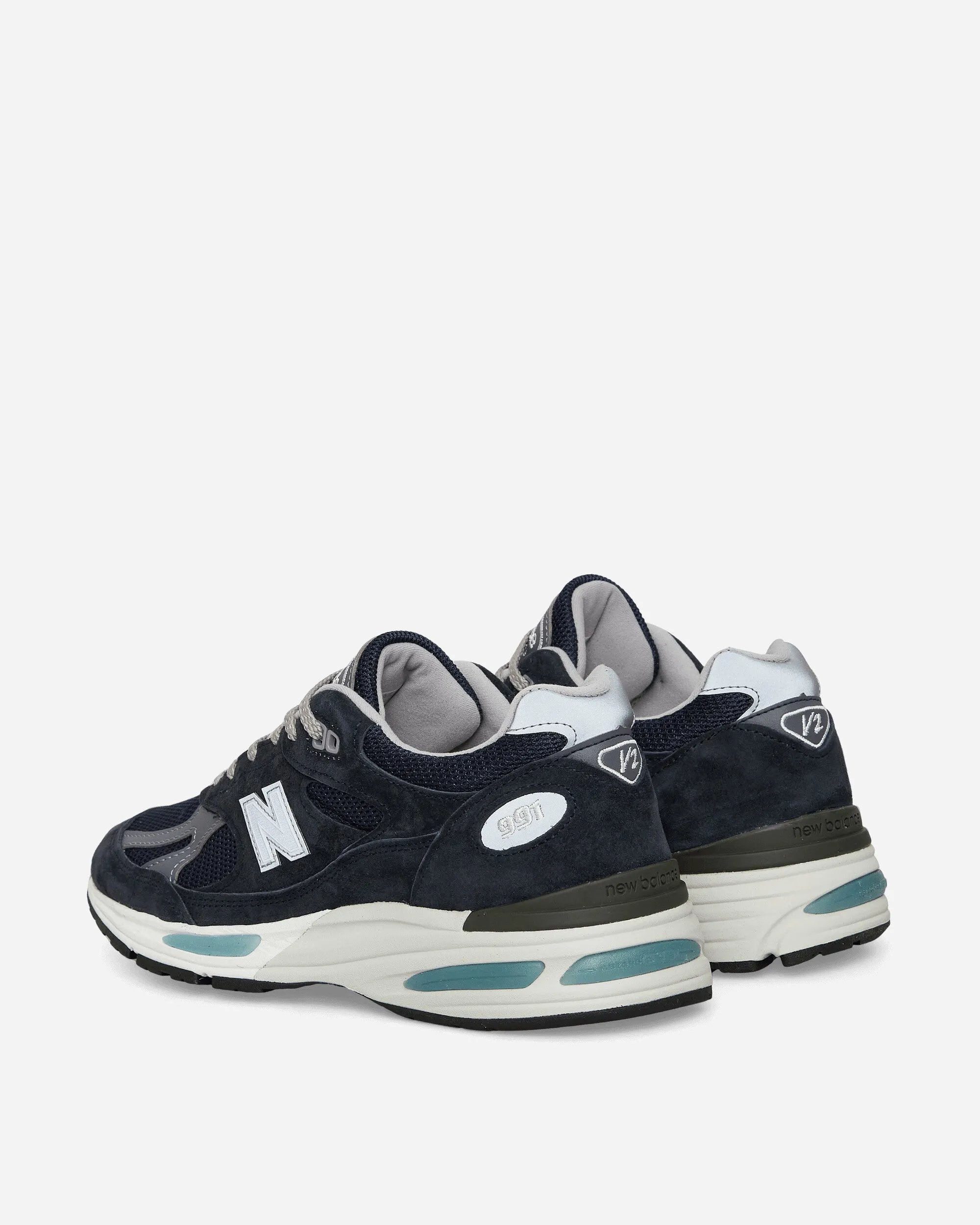 Hergestellt in UK 991v2 Sneakers Dunkelblau / Rauchperle / Silber