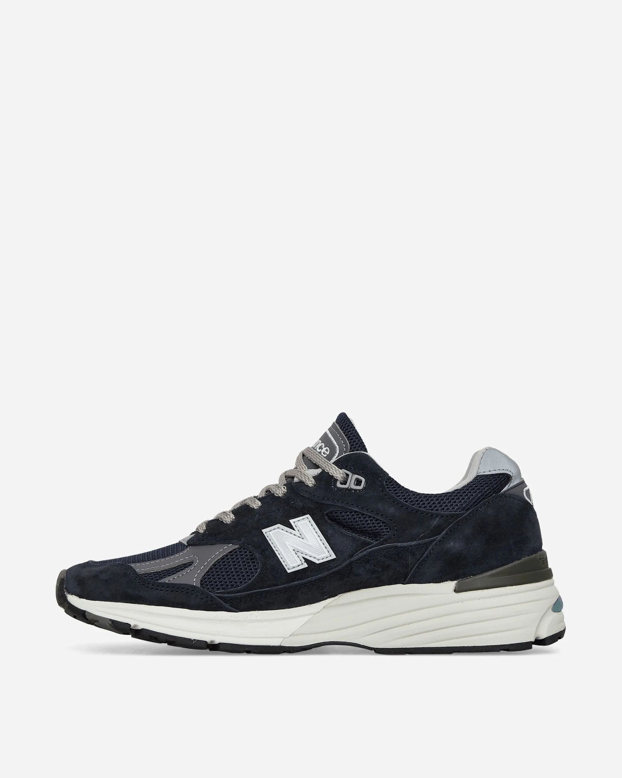 Hergestellt in UK 991v2 Sneakers Dunkelblau / Rauchperle / Silber