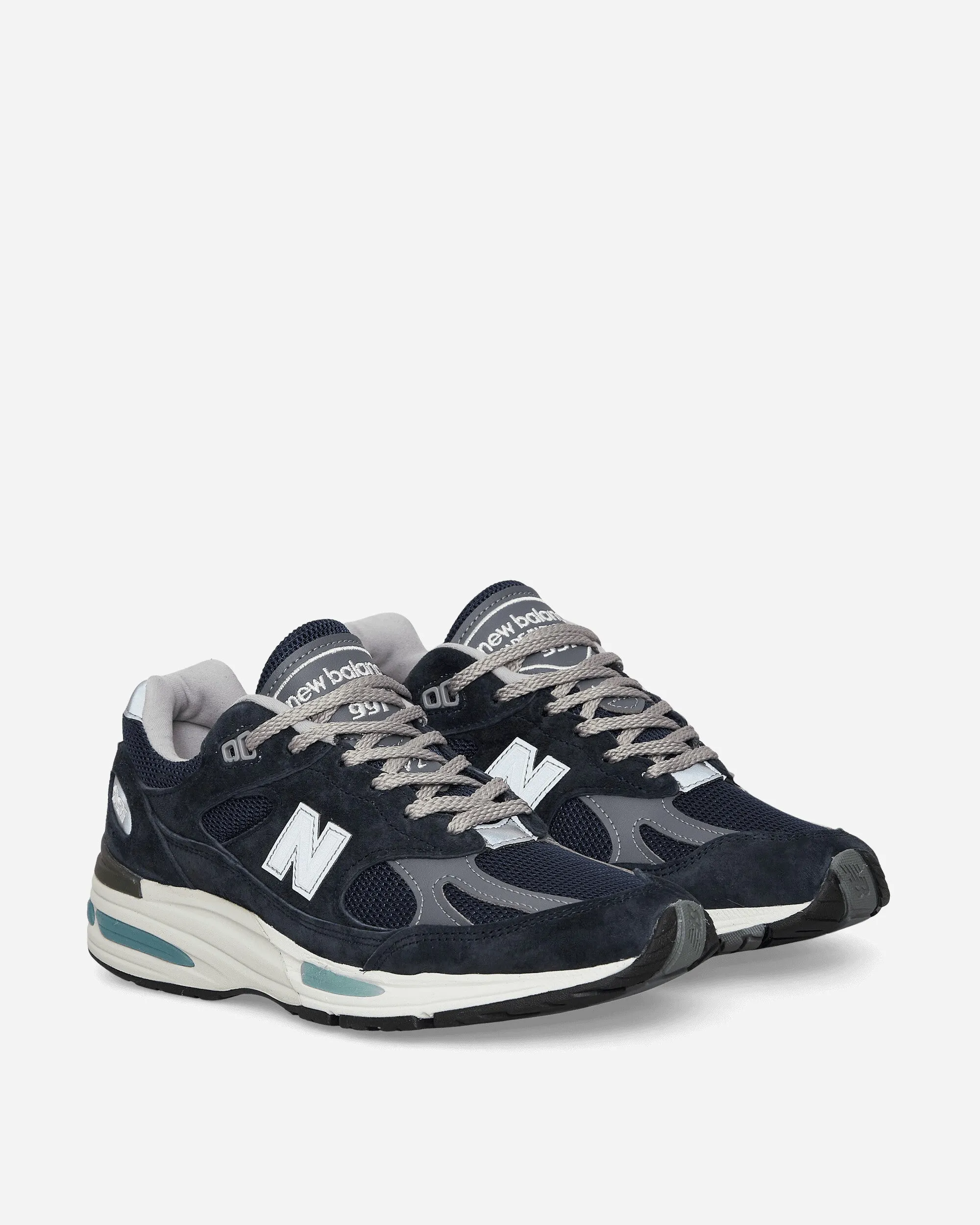 Hergestellt in UK 991v2 Sneakers Dunkelblau / Rauchperle / Silber