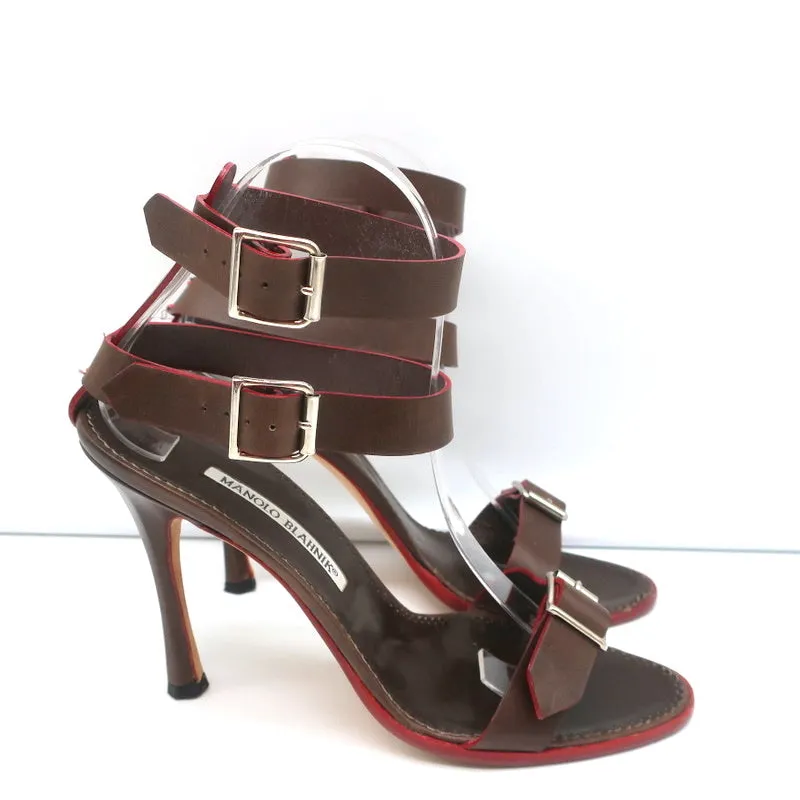 Manolo Blahnik Sandalen mit Doppelknöchelriemen in Dunkelbraun Leder Größe 38.5