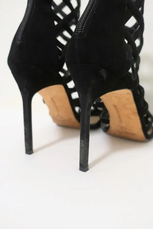 Manolo Blahnik Vagibuzip Cage Booties Schwarz Ausgeschnitten Wildleder Größe 40.5 Offene Zehen Absatz