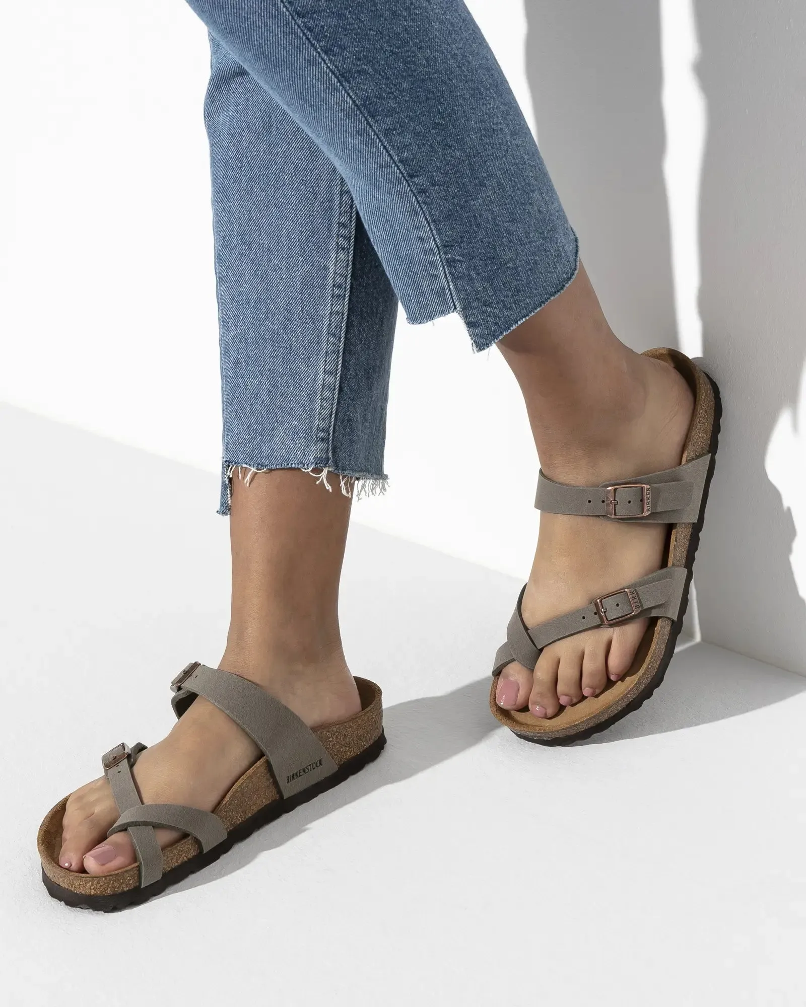 Mayari Birko-Flor Nubuck Sandalen in Stein