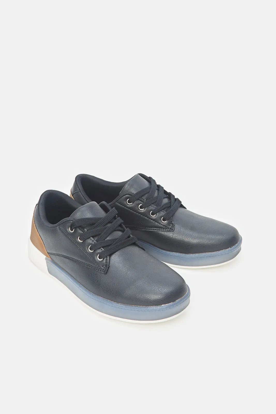 Herren schlichte schwarze Sneakers