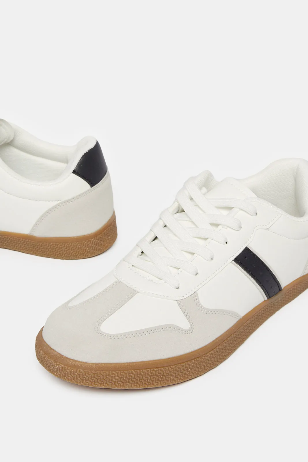 Herren Sneakers aus weißem Materialblock