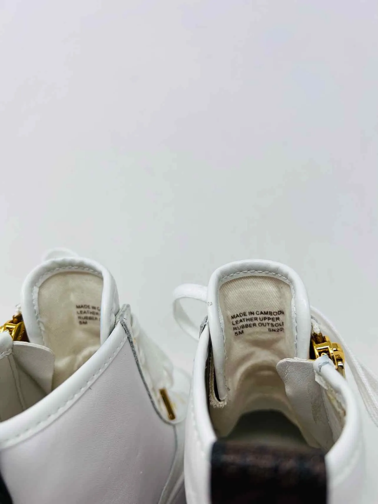 Michael Kors Schnürschuhe aus Leder in Größe 5, Weiß/Braun/Gold