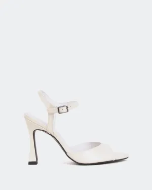 Miracle Off White Patent/Vernis Cassé Blanc