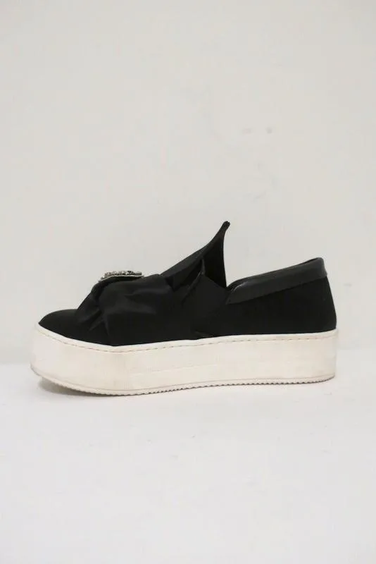 Nr. 21 Bogen-Sneaker Schwarz Satin mit Kristallverzierungen Größe 36,5 Slip-On Plateauabsatz
