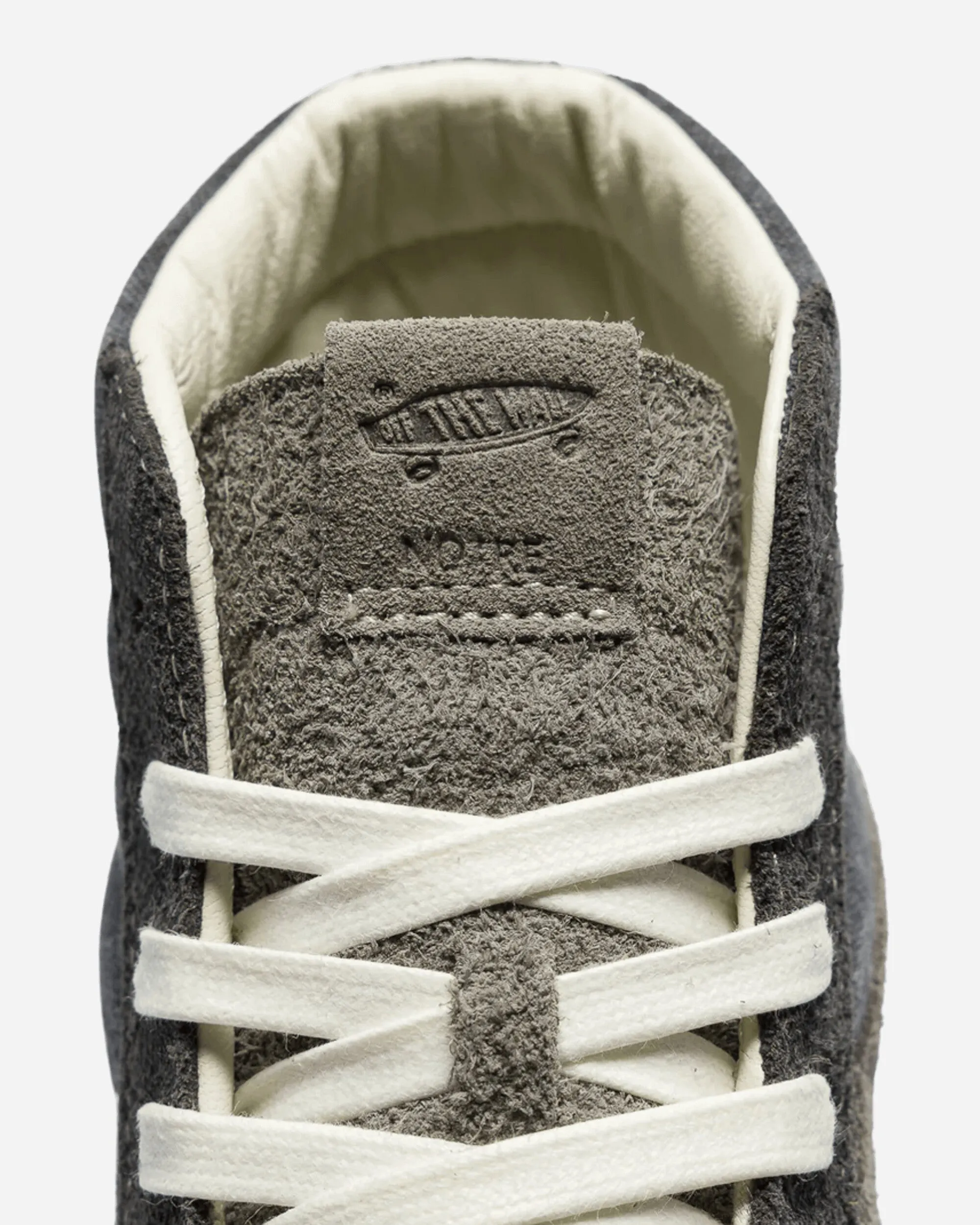 Unsere SK8-Hi Reissue 38 LX Sneakers in Rabenschwarz