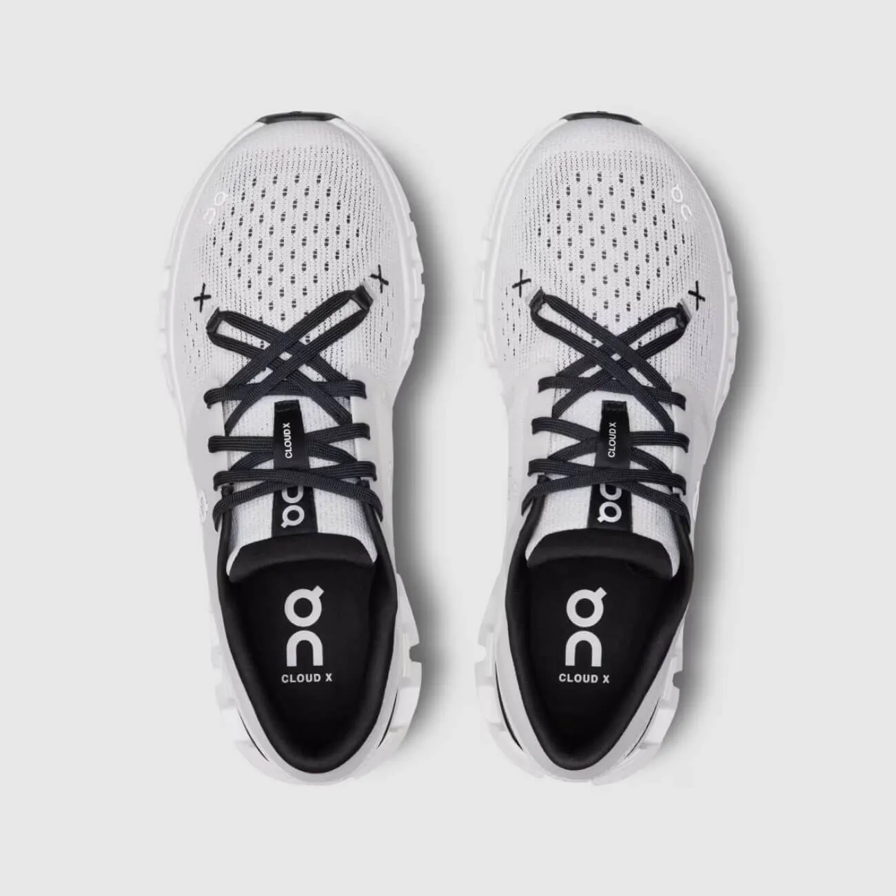 On Women's Cloud X 4 Schuhe - Elfenbein / Schwarz On Cloud Schuhe