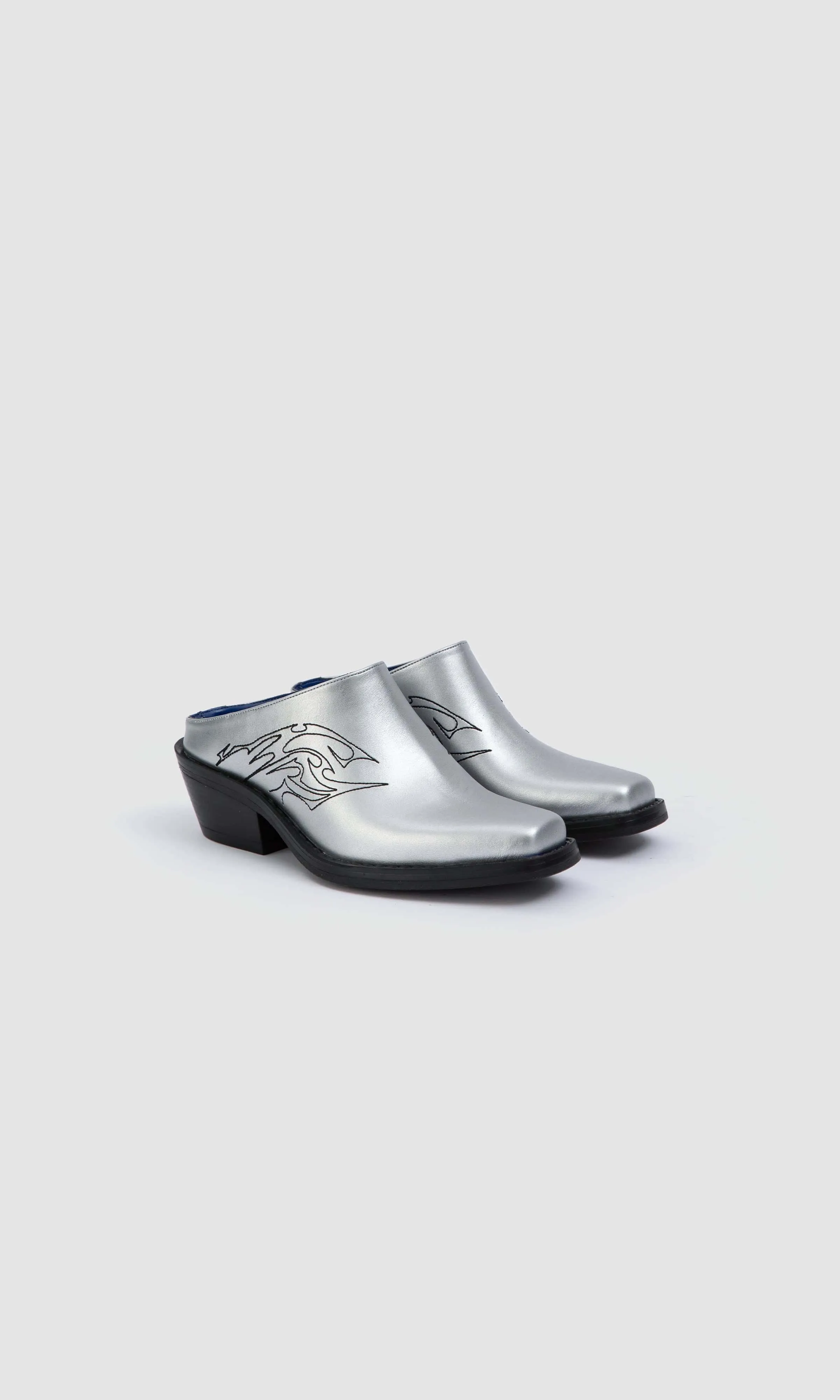 Regan Vegan Apfel-Leder Western Mules | Silber