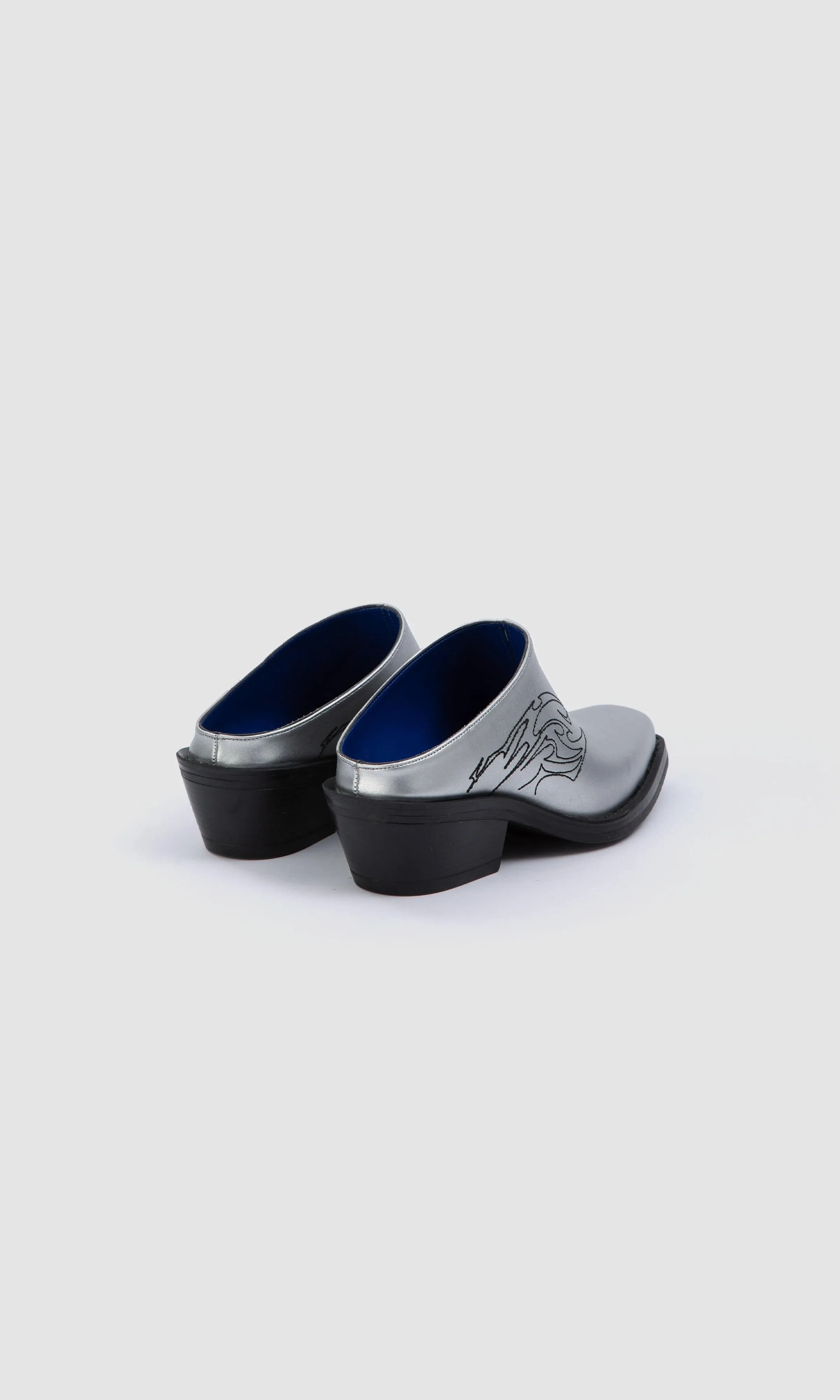 Regan Vegan Apfel-Leder Western Mules | Silber