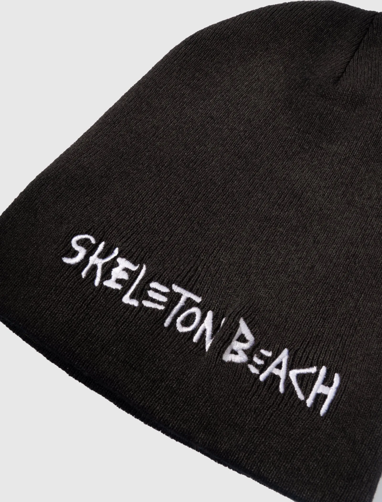 SKELETON BEACH BEANIE Kleidung	GALLERY DEPT