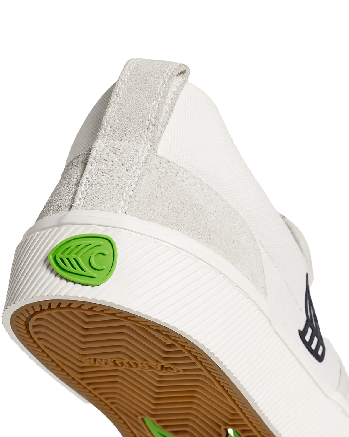 Slip On Skate Pro Schuhe in Off White & Schwarz mit Logo