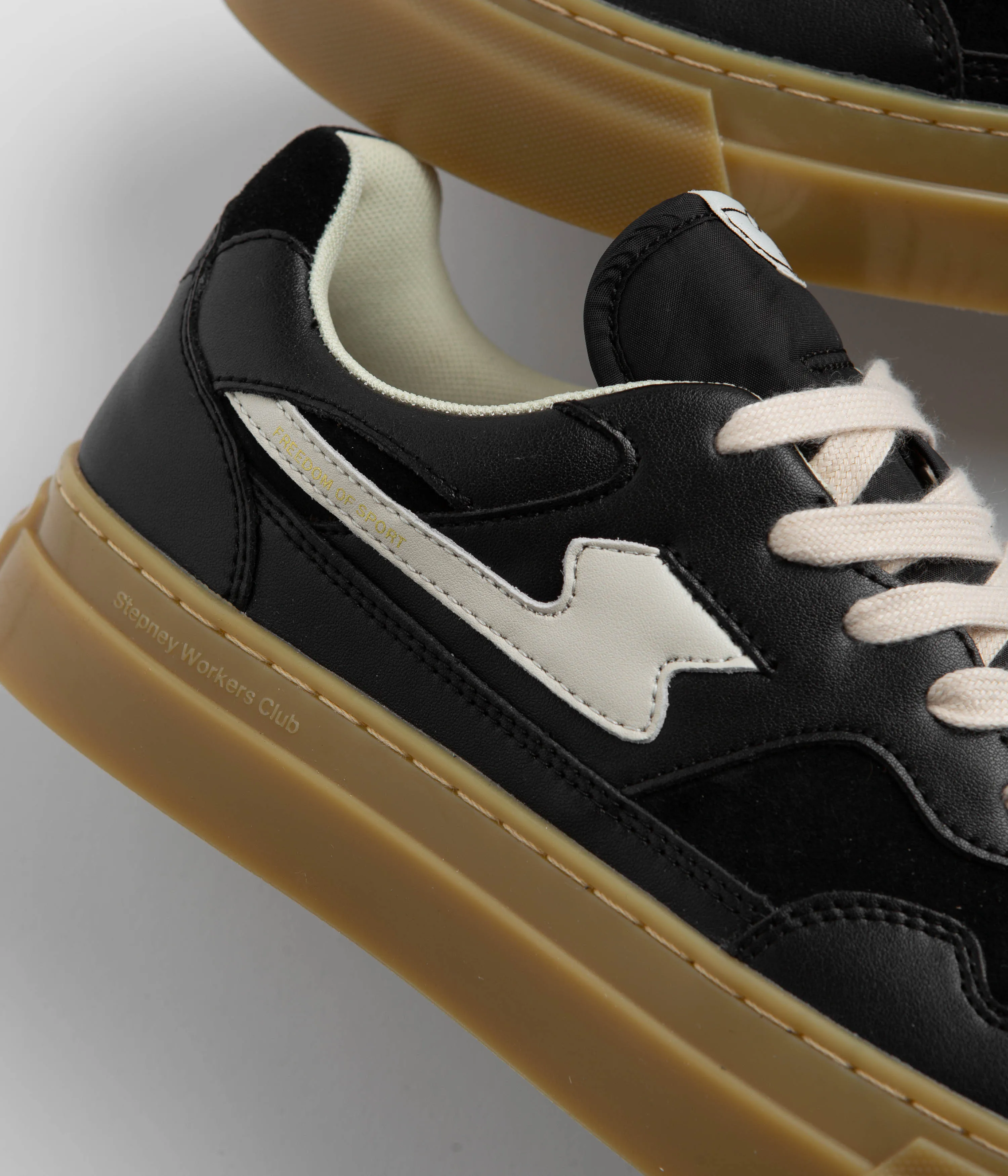 Stepney Workers Club Pearl S-Strike Lederschuhe - Schwarz / Gummi Stepney Workers Club Schuhe