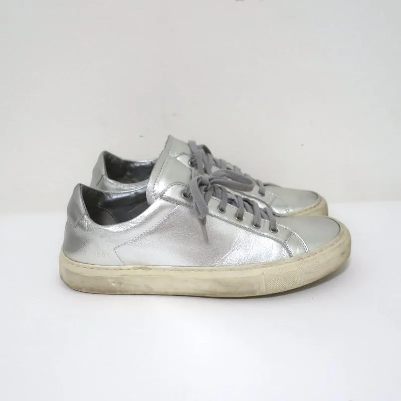 Damen Common Projects Achilles Low Sneakers Silber Metallic Leder Größe 38